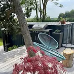 Nurdachhaus & Schiffscontainer In *