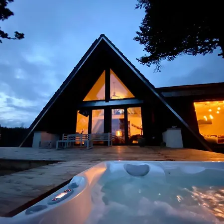 Nurdachhaus & Schiffscontainer In Сasa de vacaciones Birstein