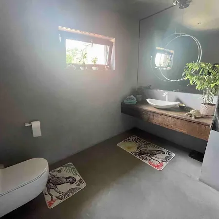 Сasa de vacaciones Nurdachhaus & Schiffscontainer In