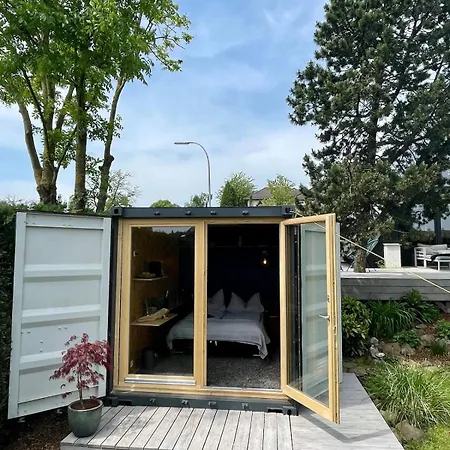 Nurdachhaus & Schiffscontainer In * Birstein