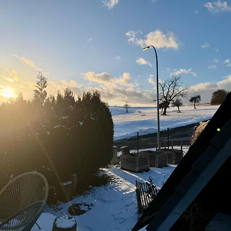 Nurdachhaus & Schiffscontainer In * Birstein