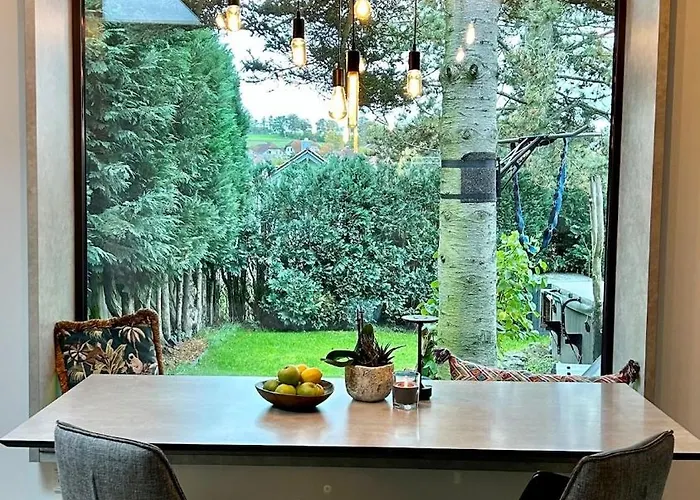 Nurdachhaus & Schiffscontainer In Birstein