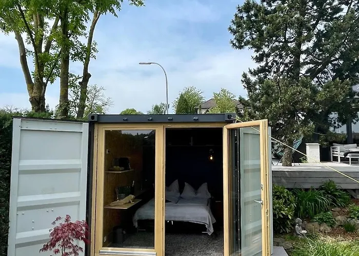 Nurdachhaus & Schiffscontainer In * Birstein