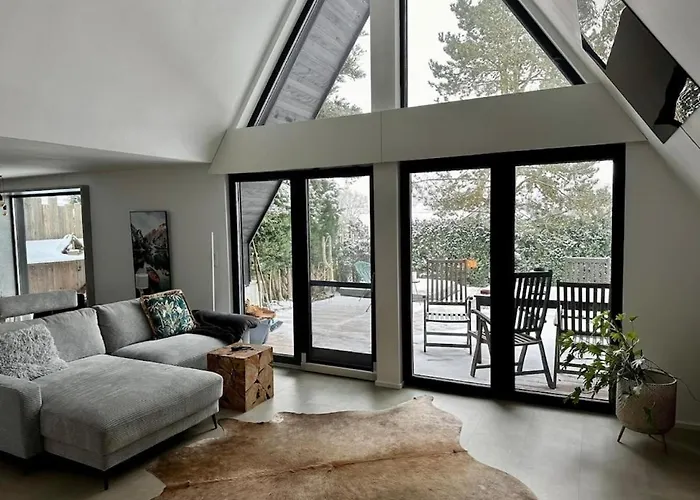 Nurdachhaus & Schiffscontainer In Birstein