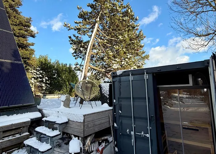 Nurdachhaus & Schiffscontainer In * Birstein